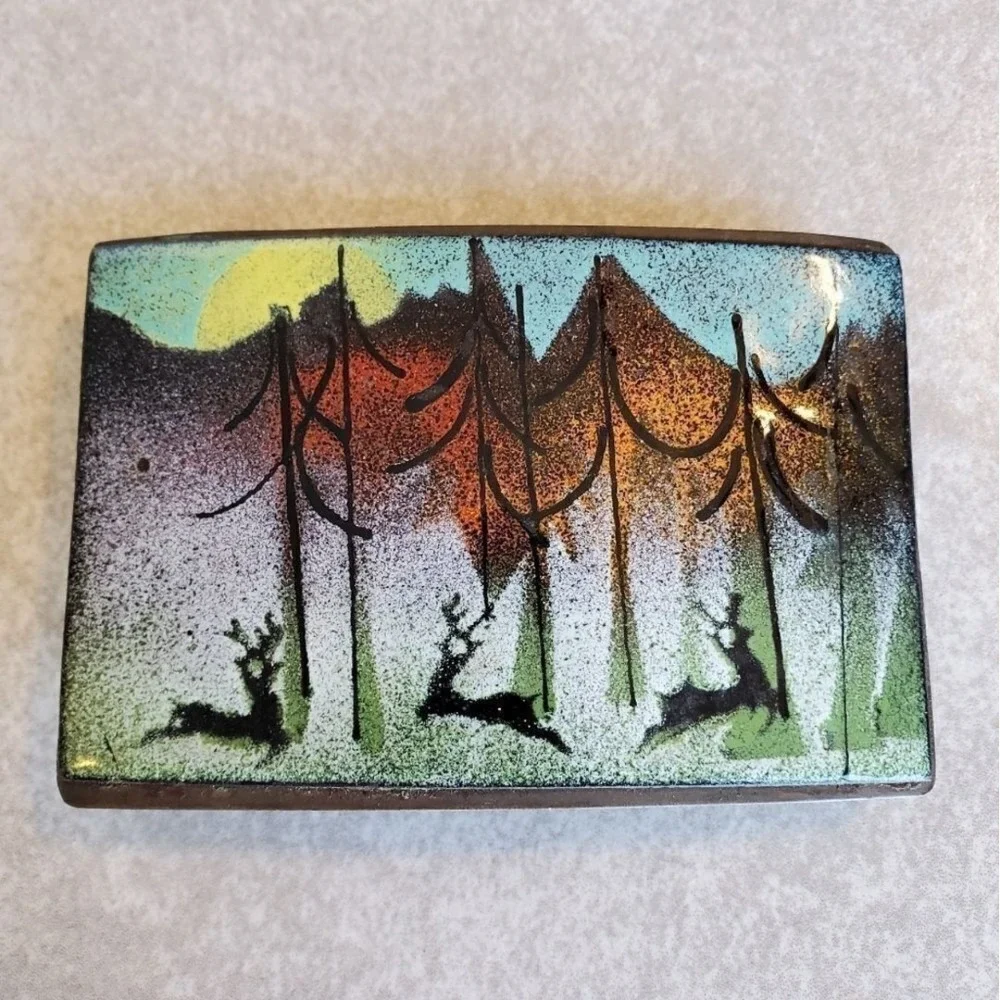 BRASS Scenic Deer Belt Buckle Unisex Nature Wild Life Scene‎